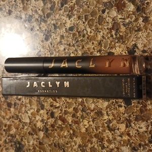 JACLYN cosmetics  Confidence liquid lipstick New